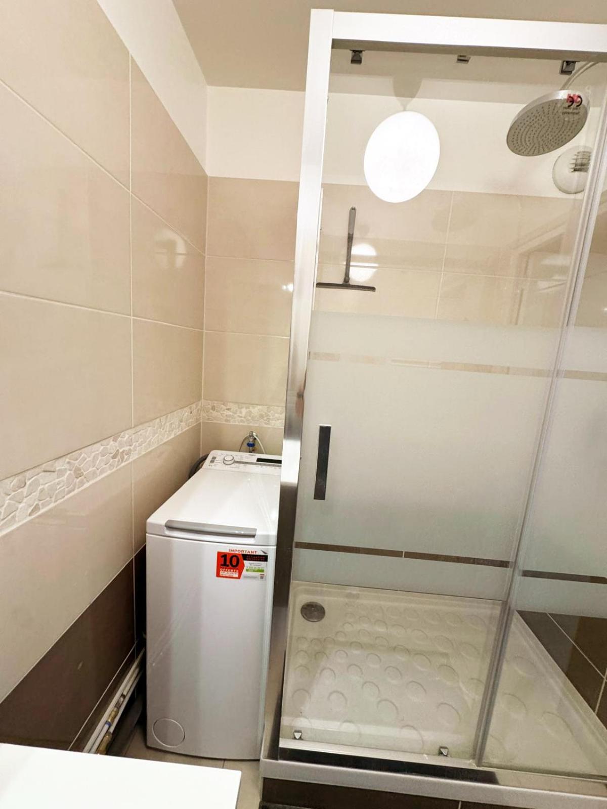 Appartement Magnolia 40M2, Parking Et Wifi Gratuit Монтеврен Екстериор снимка