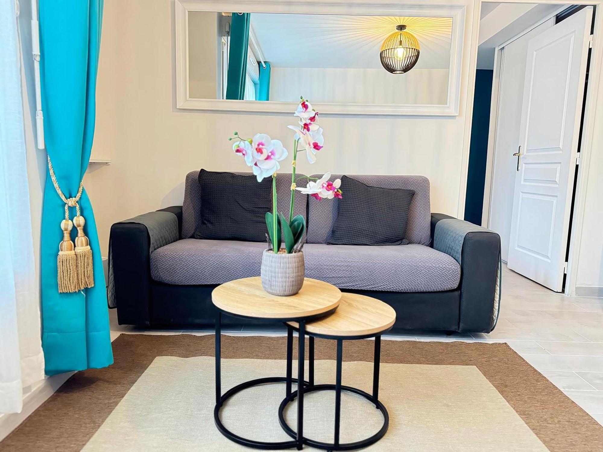 Appartement Magnolia 40M2, Parking Et Wifi Gratuit Монтеврен Екстериор снимка